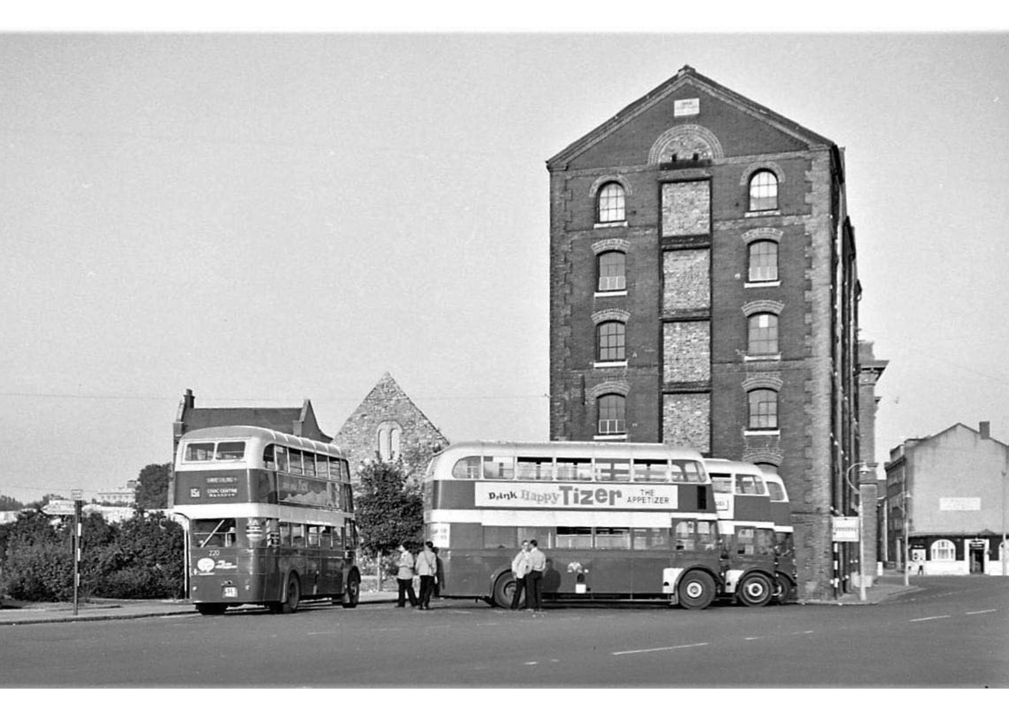 Buses outside Geddes Warehouse, mid-20th century