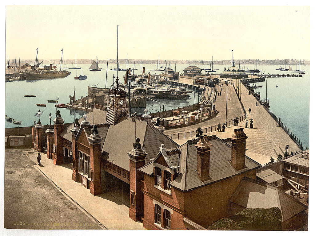 The Royal Pier, Southampton, in a c.1890 photochrom postcard