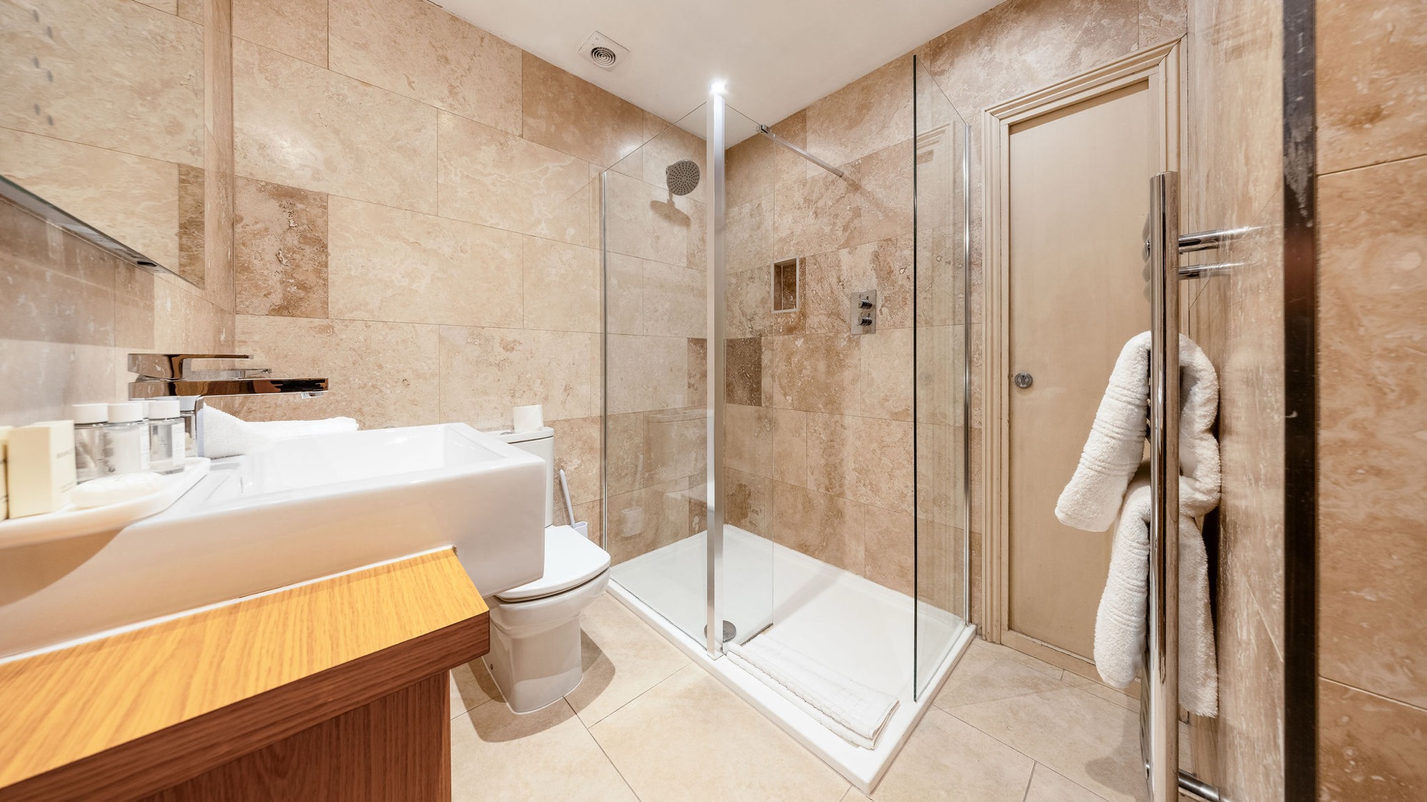 A bathroom detail at Ennios
